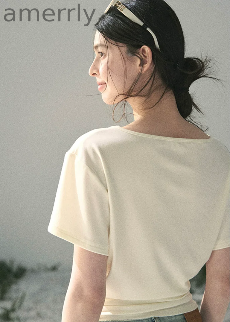 Breathing White Twist-Waist Top